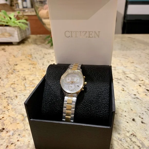 Citizen Eco-Drive Women’s Watch - Picture 7 of 7